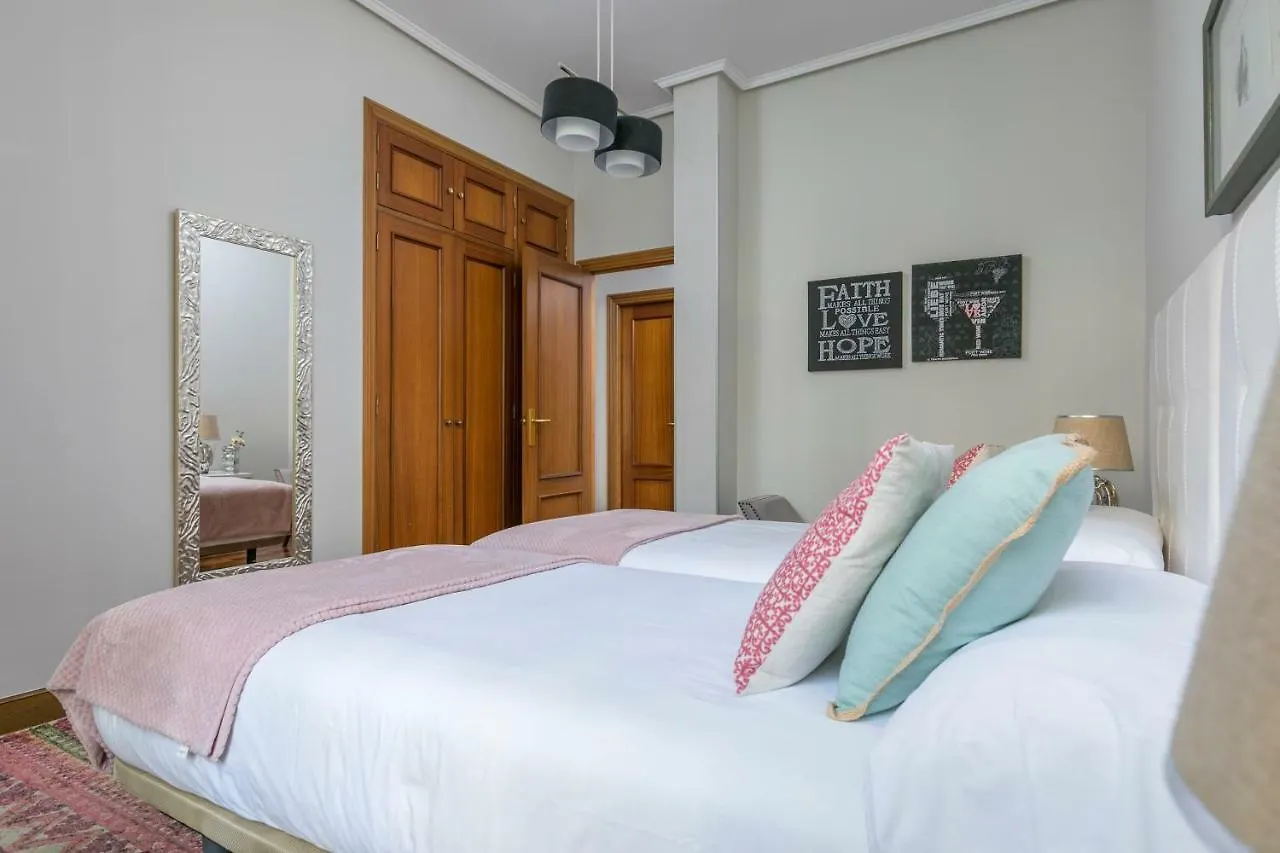Gran Via 3 By Forever Rentals Bilbao 0*,  España